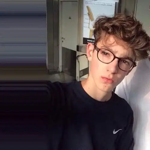 6686体育首席作者Carmen