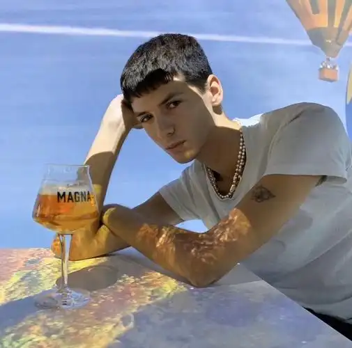 6686体育app海外作者Benedict