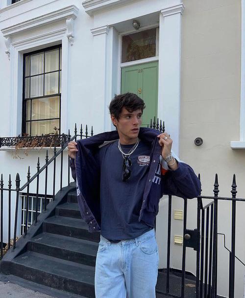 6686体育app签约作者Dashiell