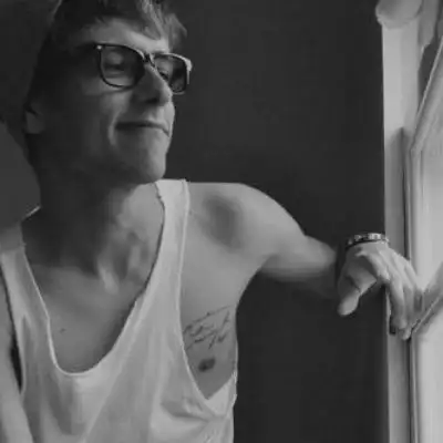 6686体育app铁牌作者Deborah