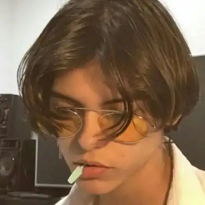 6686体育app铁牌作者Wallace