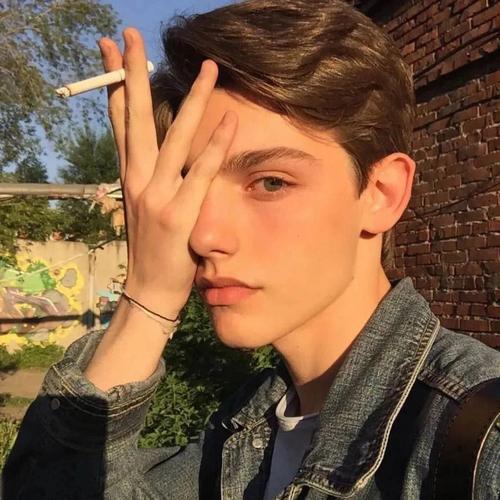 6686体育app首席作者Adelaide