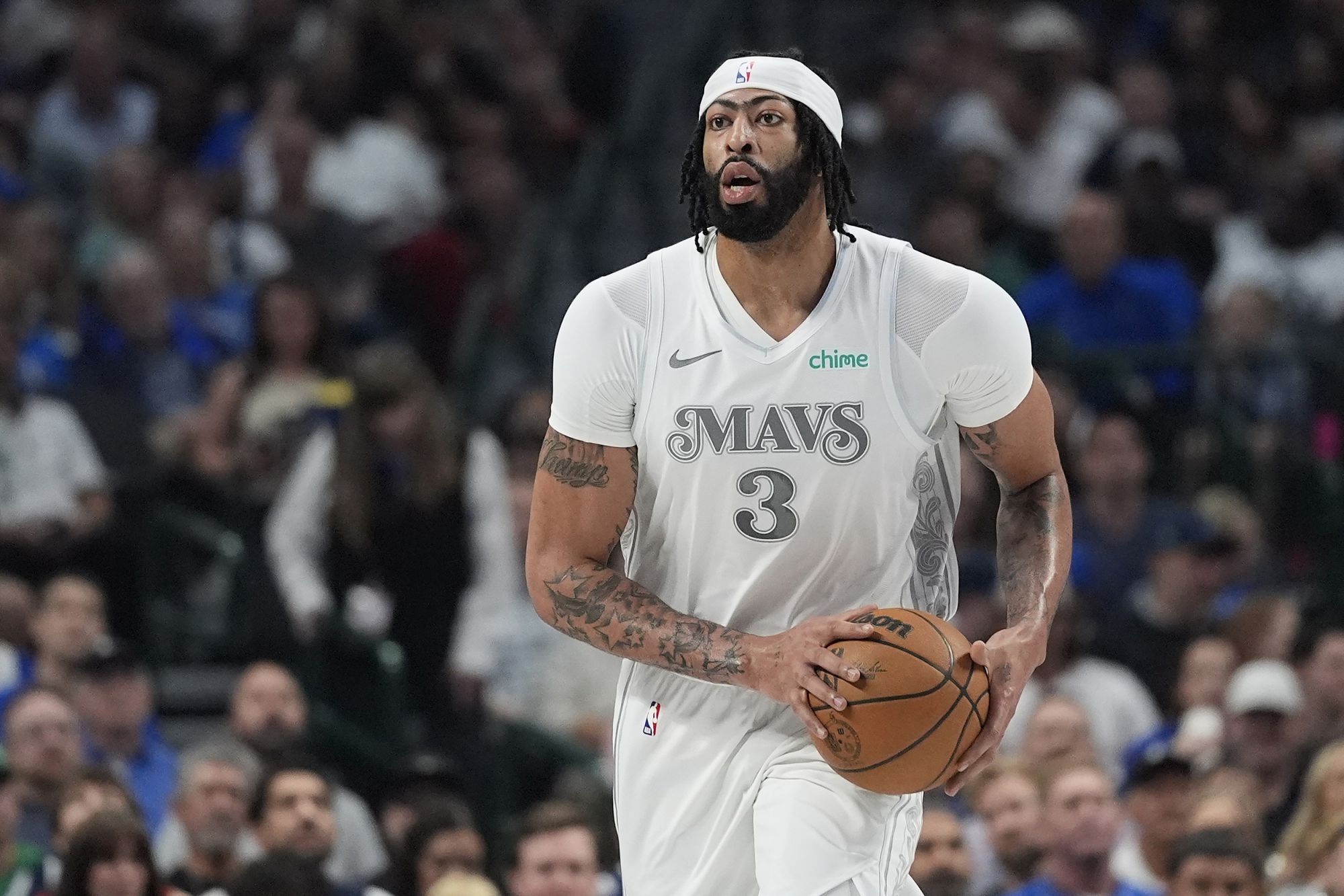 基德更新独行侠受伤病：浓眉每日观察，莱夫利有望下周回归