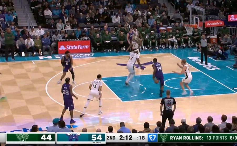 特纳&罗林斯半场合计32分&其余首发3人合计13中3